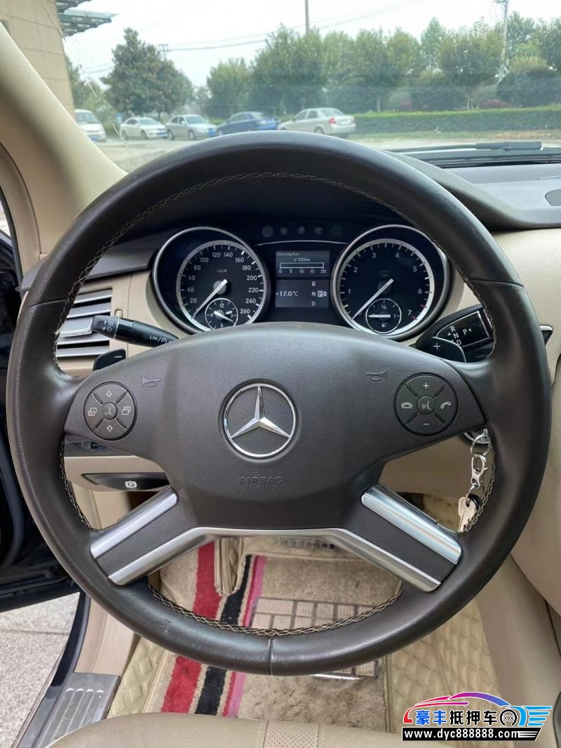 17年奔驰R级MPV抵押车出售