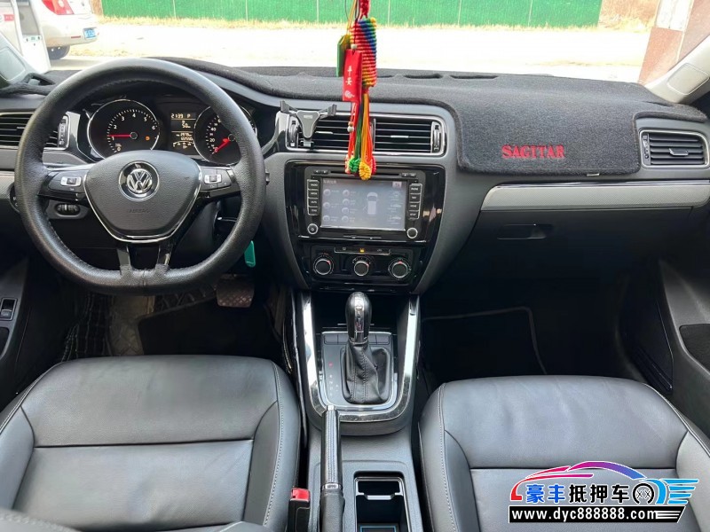 15年大众速腾轿车抵押车出售