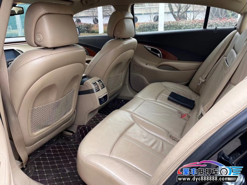 10年别克君越轿车抵押车出售