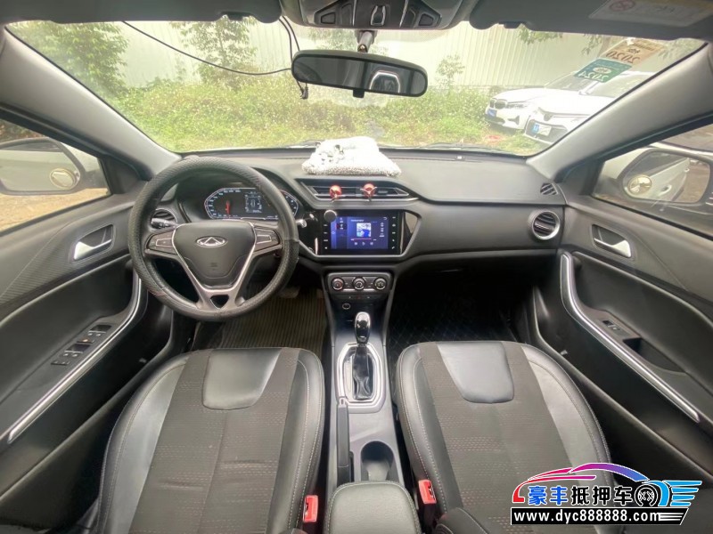 18年奇瑞瑞虎3x轿车抵押车出售