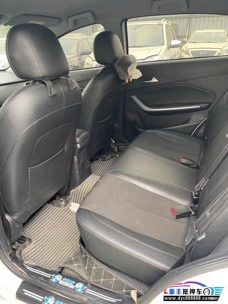 18年奇瑞瑞虎3x轿车抵押车出售