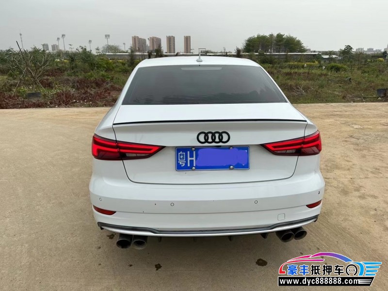 18年奥迪A3轿车抵押车出售