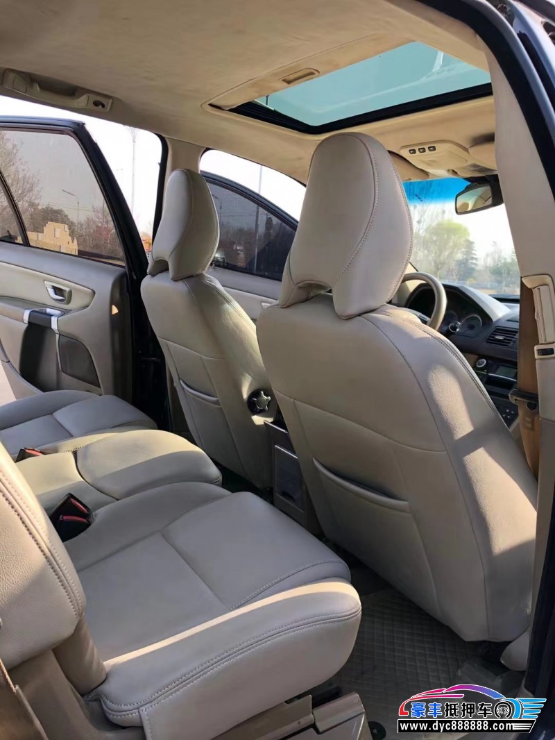 11年沃尔沃XC90轿车抵押车出售