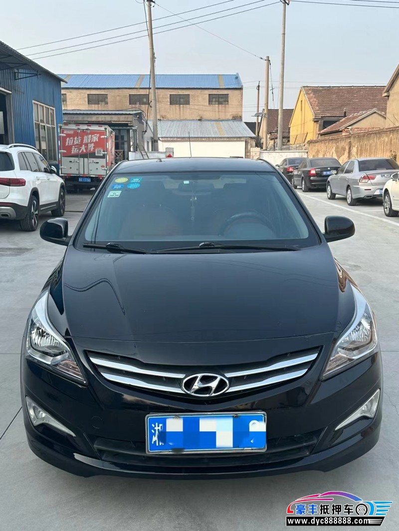 14年现代瑞纳轿车抵押车出售