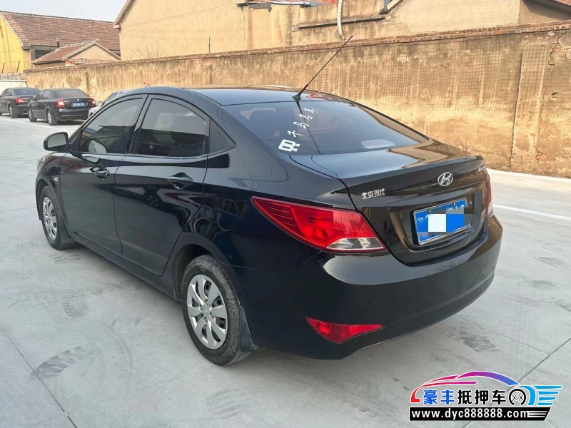 14年现代瑞纳轿车抵押车出售