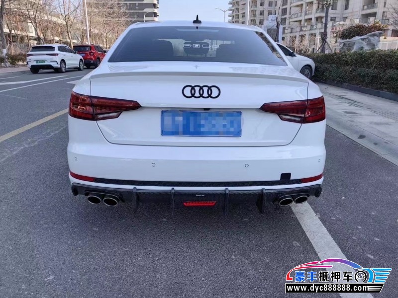 19年奥迪A4轿车抵押车出售