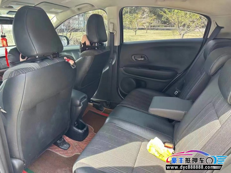 15年本田缤智轿车抵押车出售