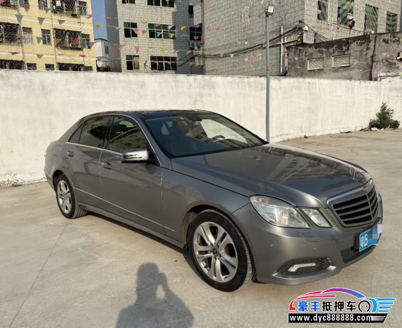 11年奔驰E级轿车抵押车出售