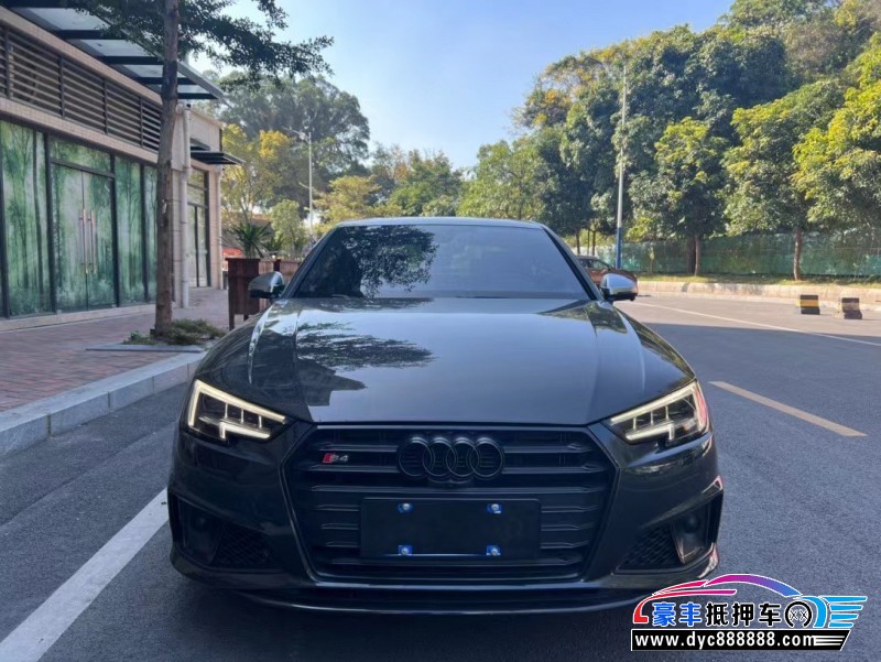 19年奥迪S4轿车抵押车出售