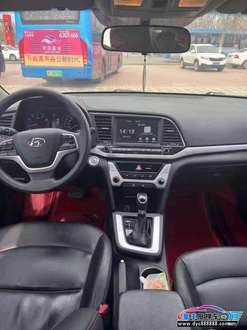 17年现代领动轿车抵押车出售