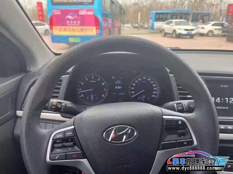 17年现代领动轿车抵押车出售