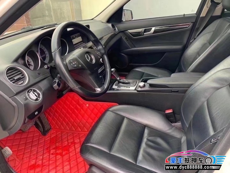 13年奔驰C轿车抵押车出售