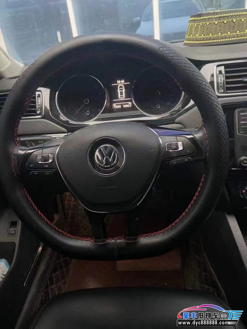 17年大众速腾轿车抵押车出售