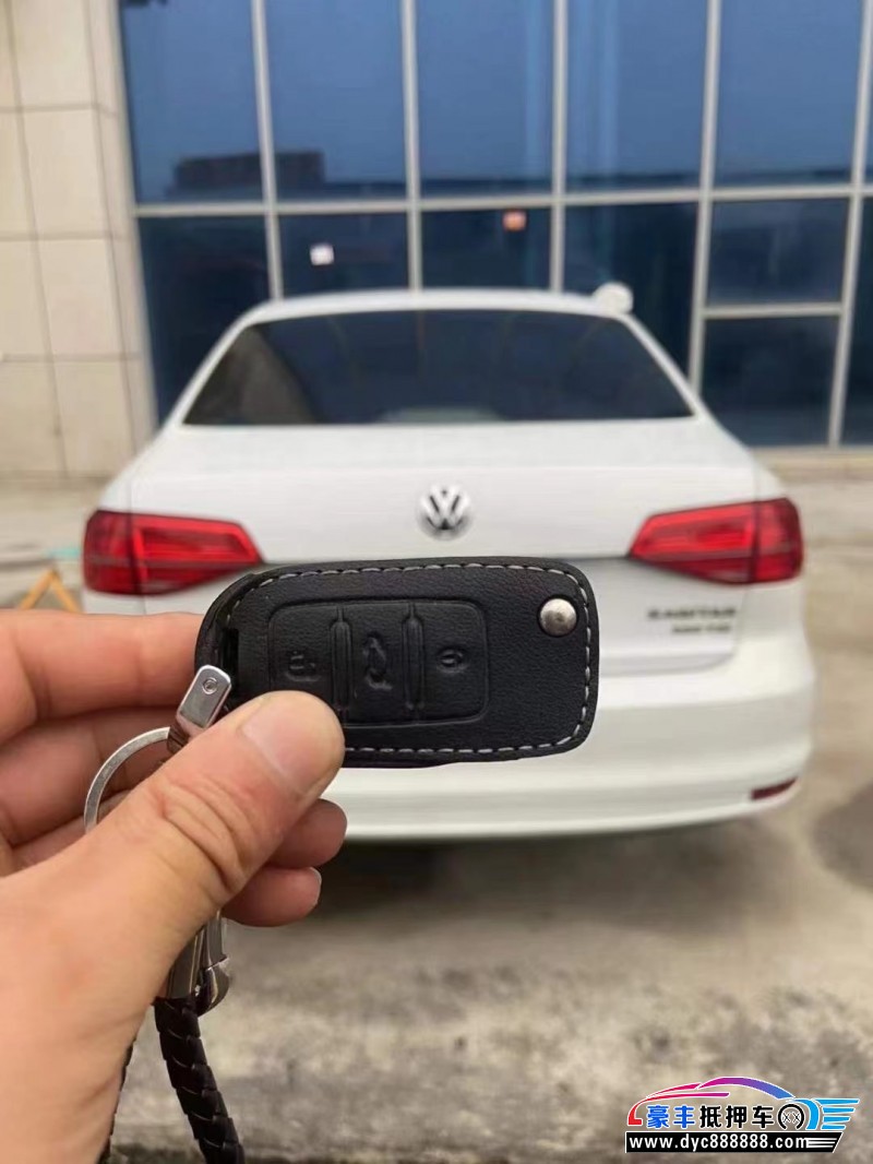 17年大众速腾轿车抵押车出售