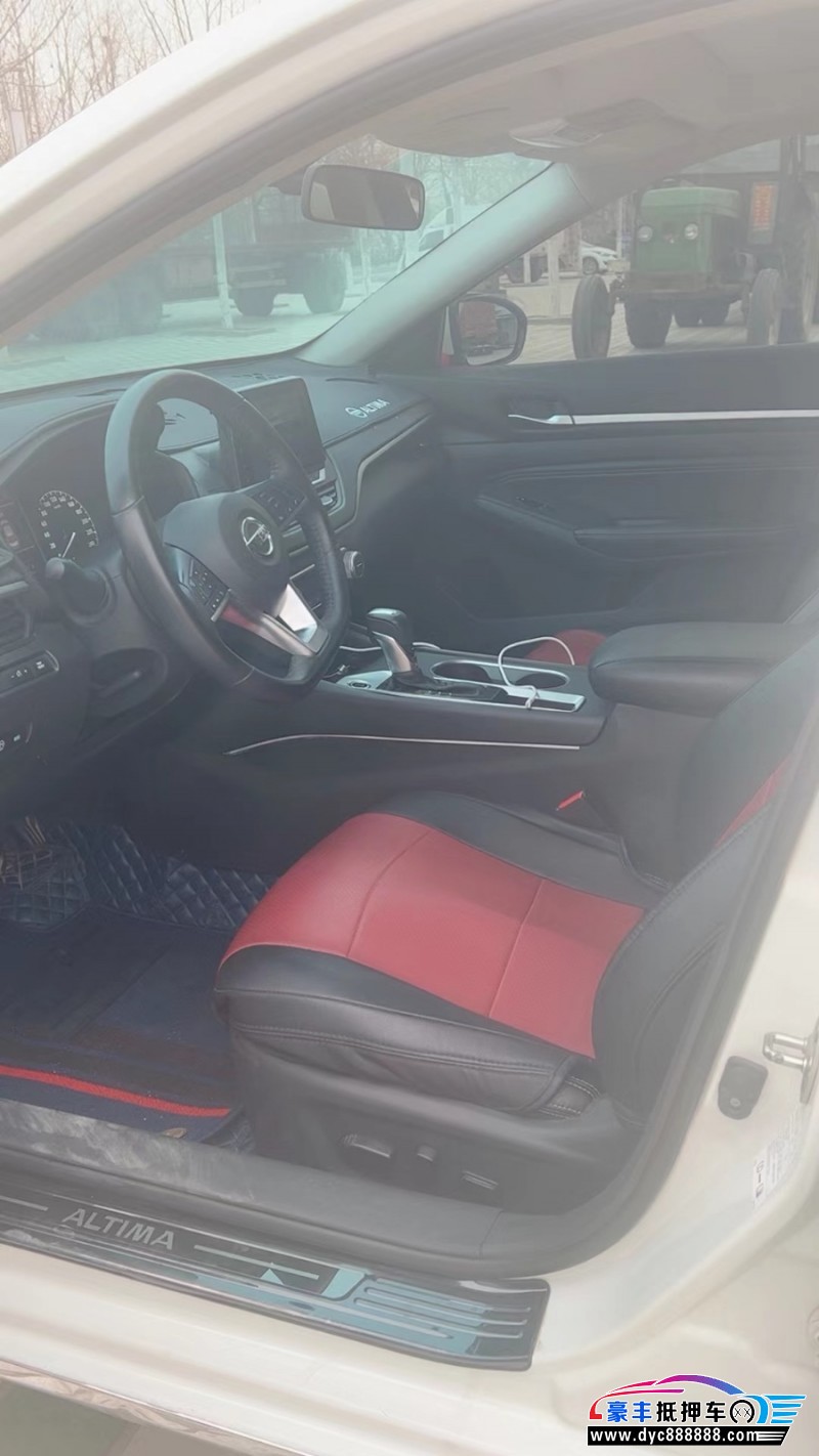 20年日产天籁轿车抵押车出售