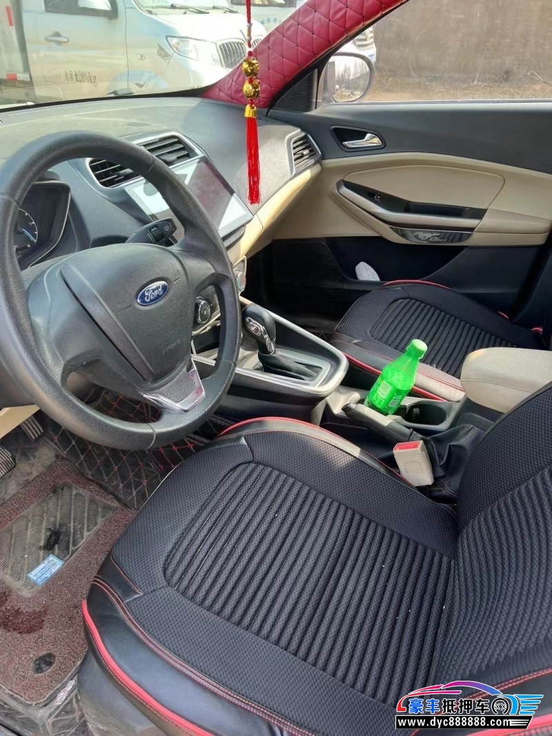 17年福特福睿斯轿车抵押车出售