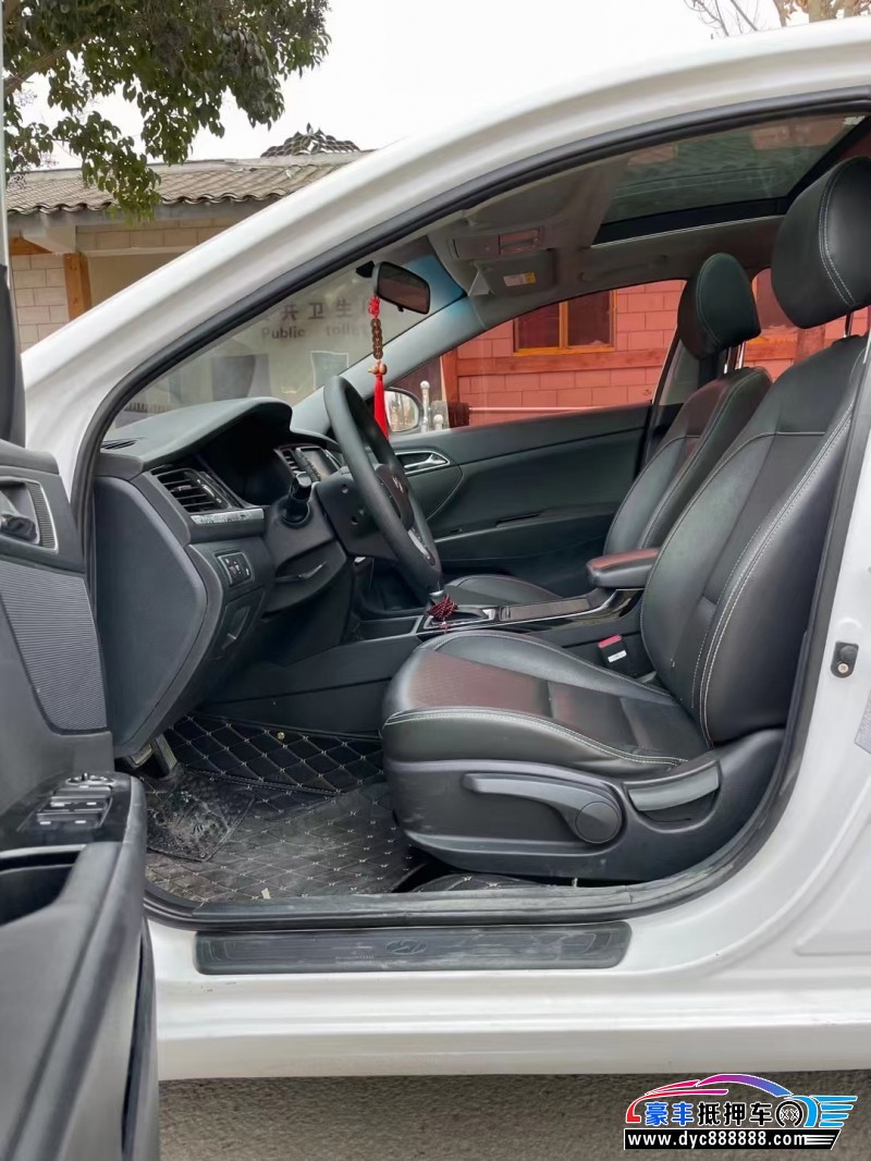 17年现代名图轿车抵押车出售