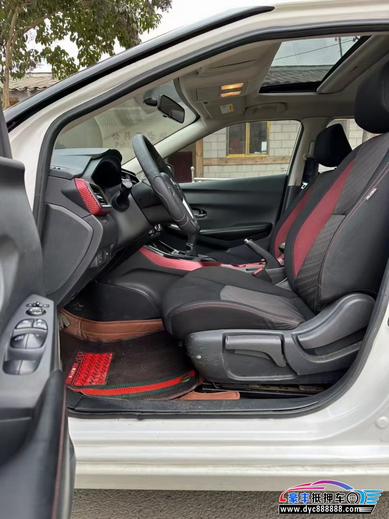 16年日产蓝鸟轿车抵押车出售