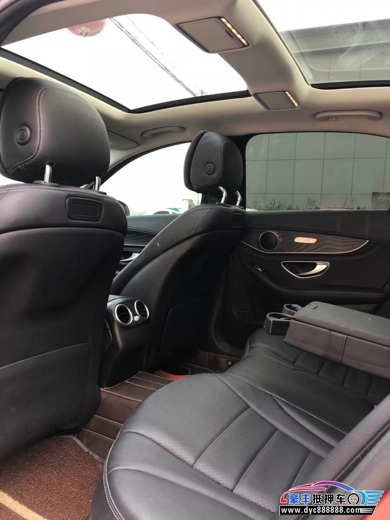 18年奔驰C级轿车抵押车出售