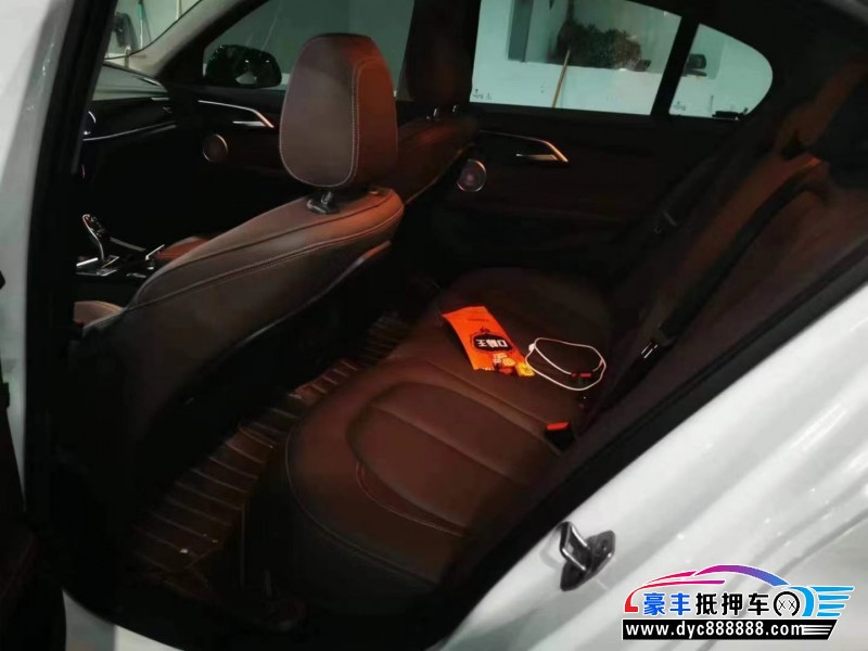 21年宝马1系轿车抵押车出售