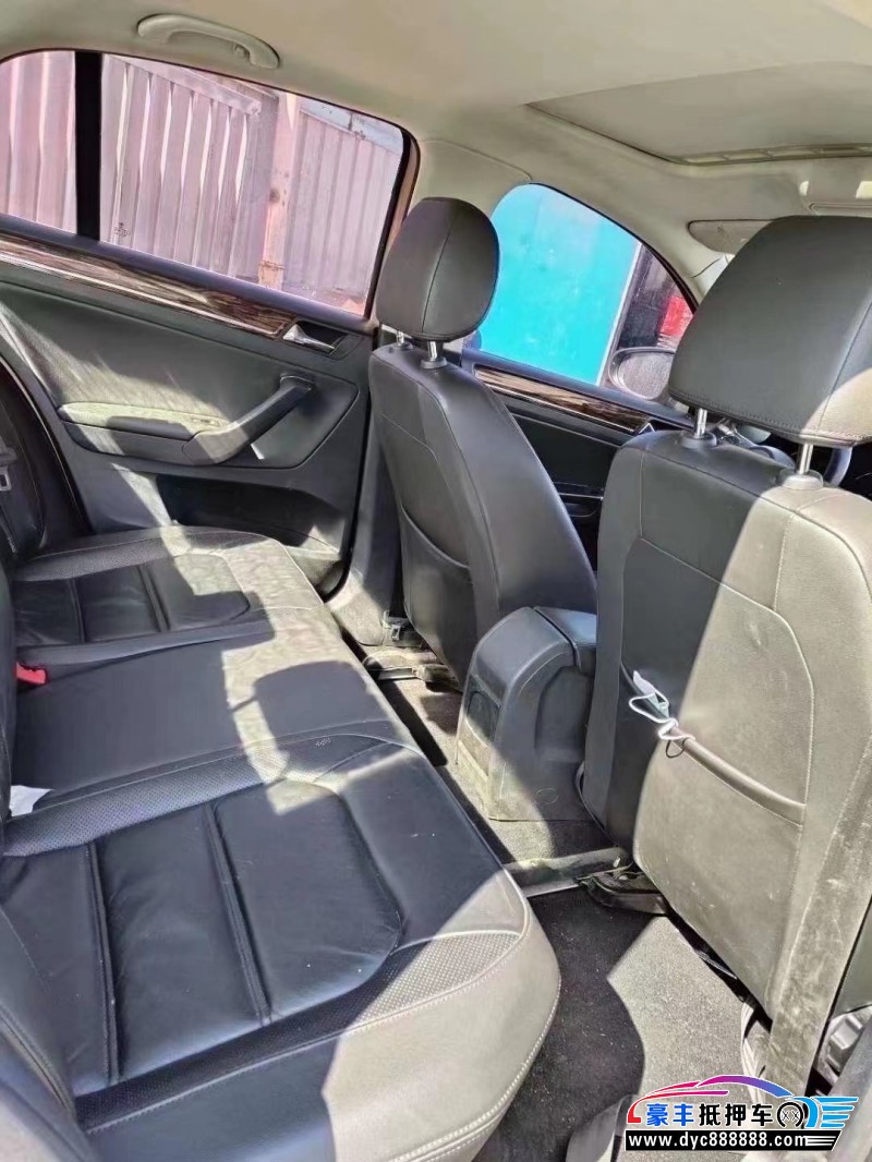 13年大众宝来轿车抵押车出售