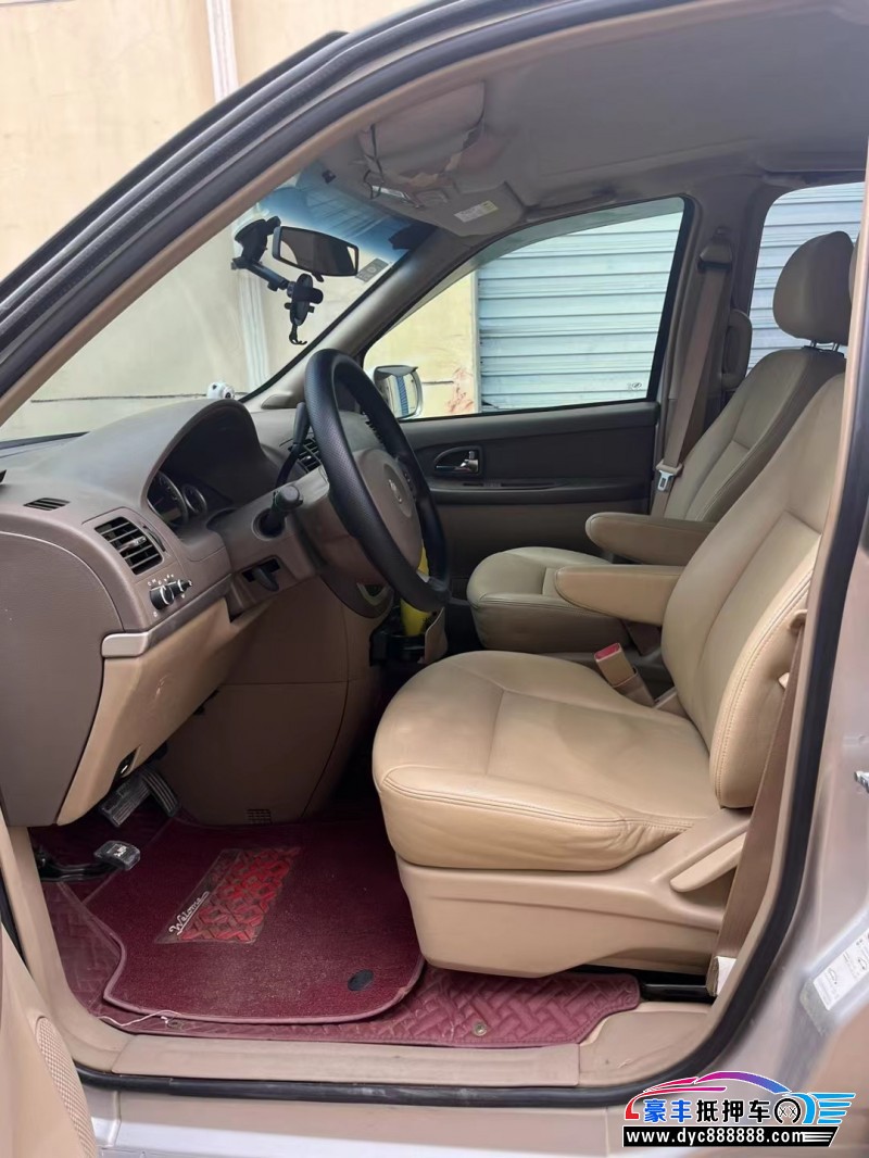 15年别克GL8轿车抵押车出售