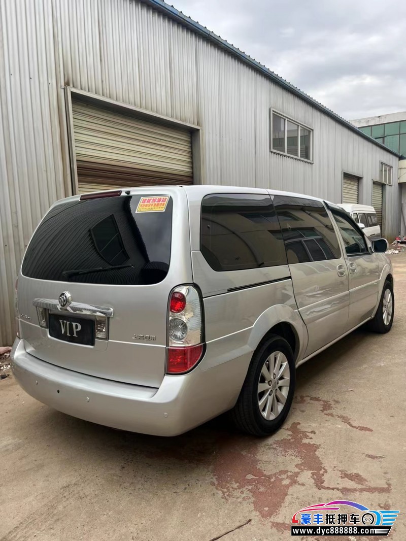 15年别克GL8轿车抵押车出售