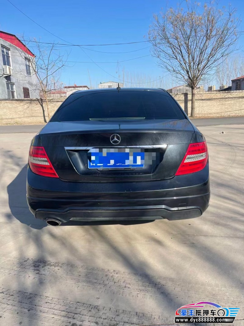 13年奔驰C级轿车抵押车出售
