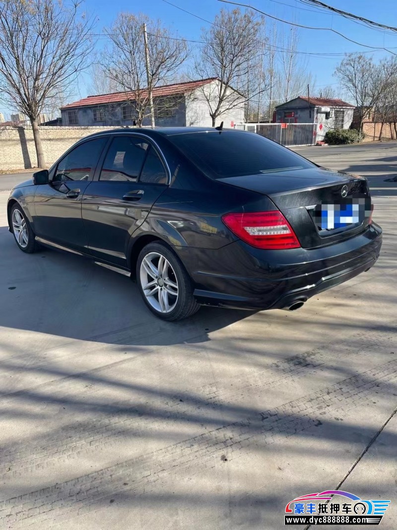 13年奔驰C级轿车抵押车出售