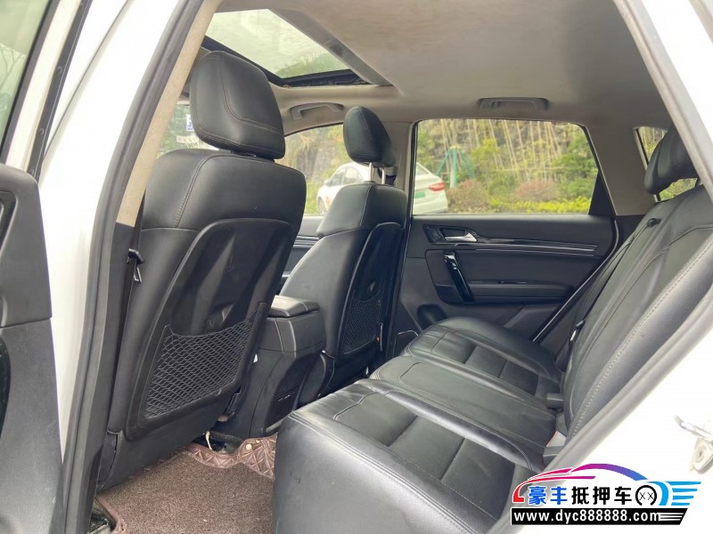 18年众泰T600轿车抵押车出售