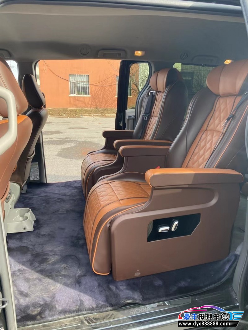 20年丰田塞纳轿车抵押车出售