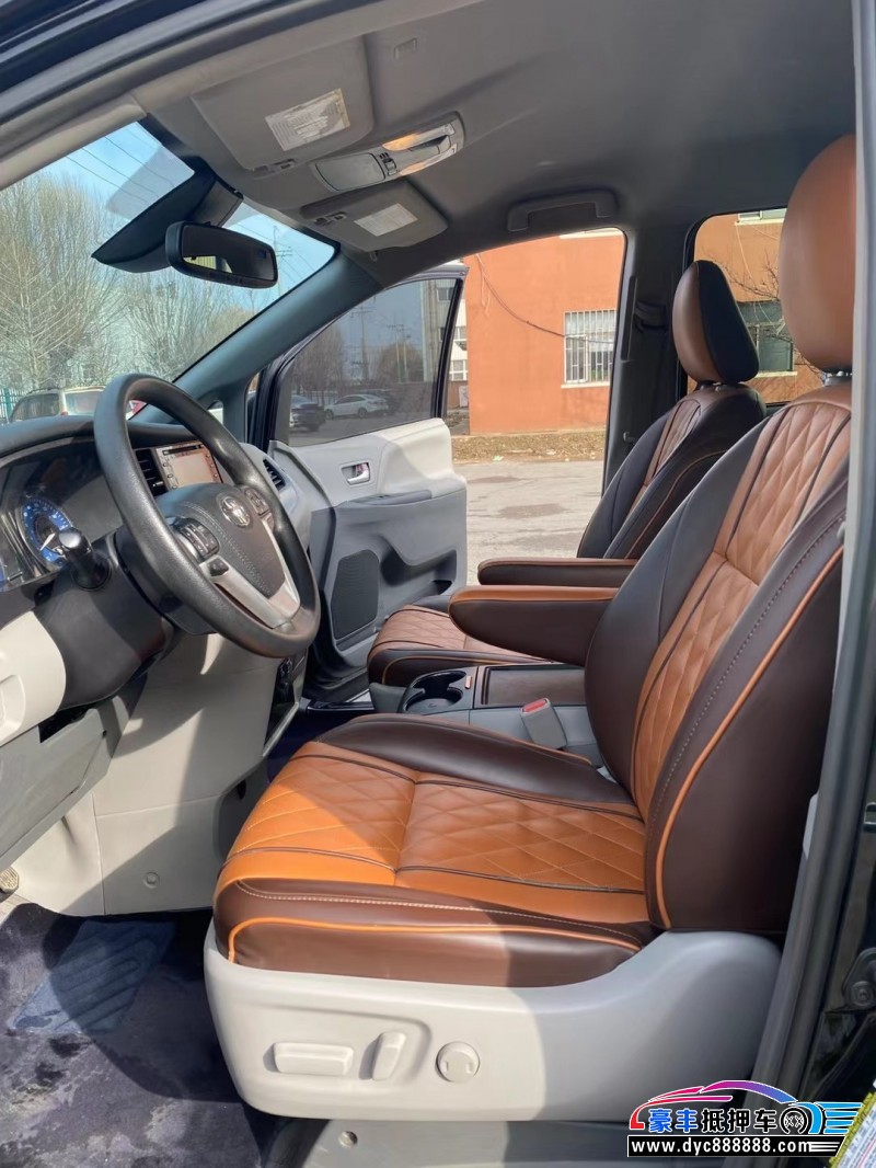 20年丰田塞纳轿车抵押车出售