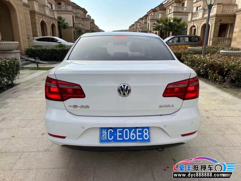 15年大众宝来轿车抵押车出售