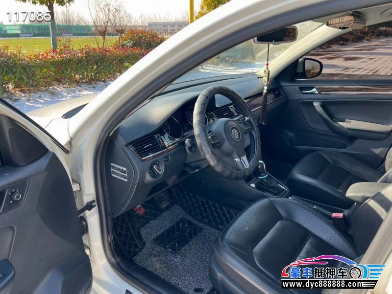 14年大众宝来轿车抵押车出售