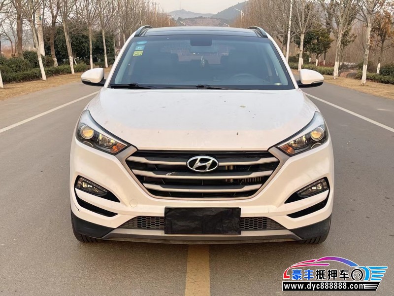 17年现代途胜轿车抵押车出售