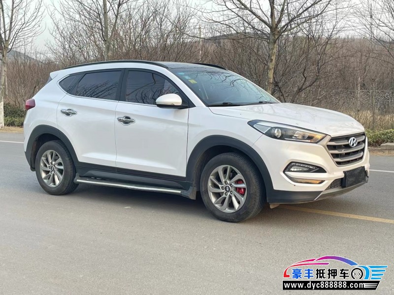 17年现代途胜轿车抵押车出售