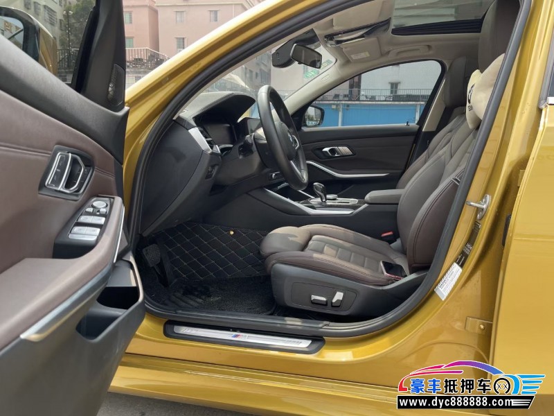 20年宝马3系轿车抵押车出售