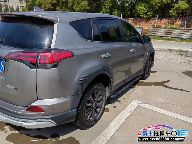 19年丰田RAV4荣放轿车抵押车出售