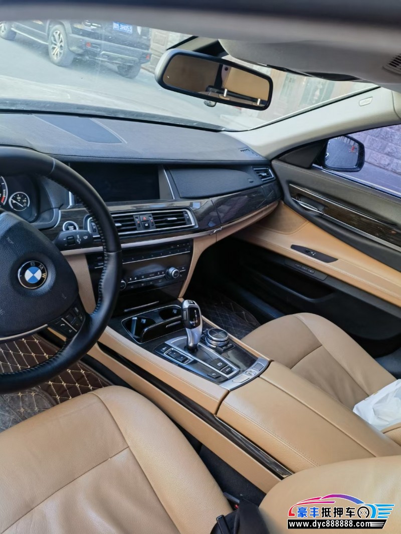 13年宝马7系轿车抵押车出售