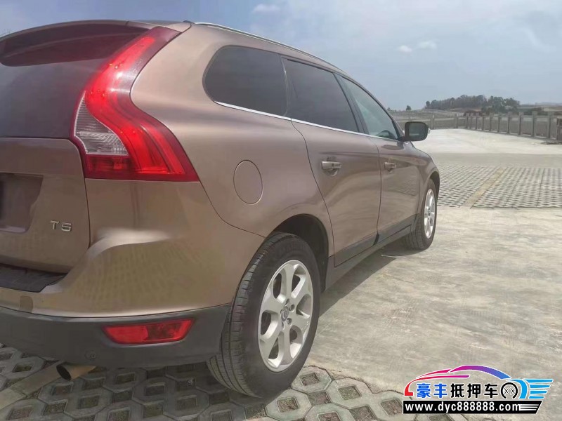 13年沃尔沃XC60轿车抵押车出售