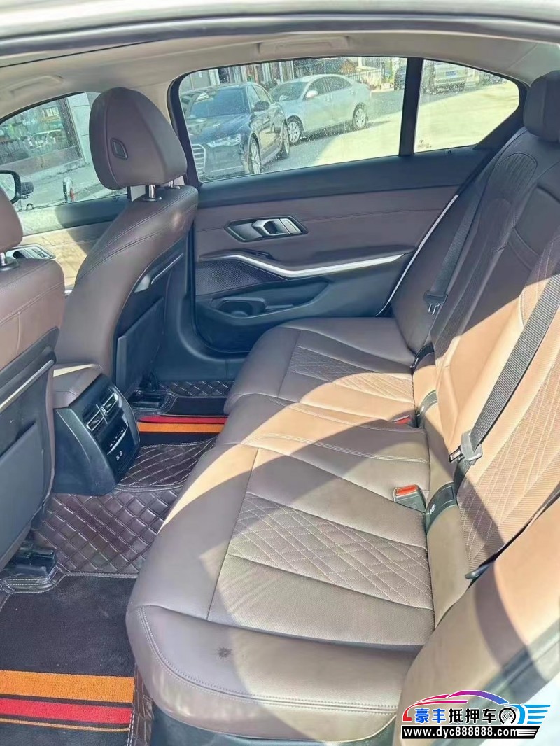 22年宝马3系轿车抵押车出售