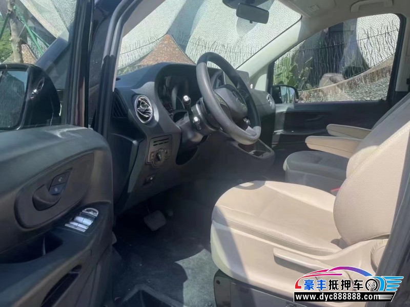 21年奔驰威霆轿车抵押车出售