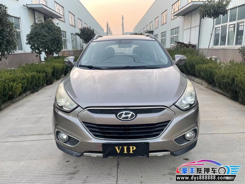 13年现代ix35轿车抵押车出售