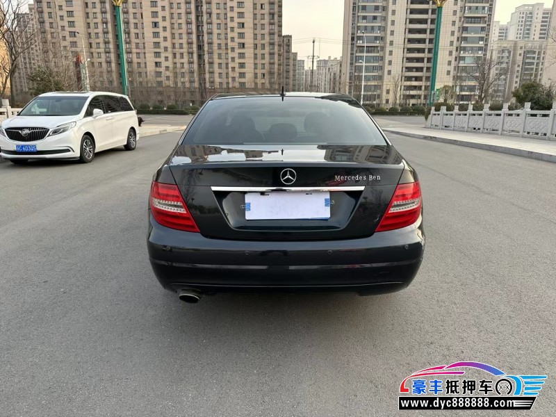 13年奔驰C轿车抵押车出售
