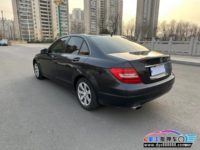 13年奔驰C轿车抵押车出售