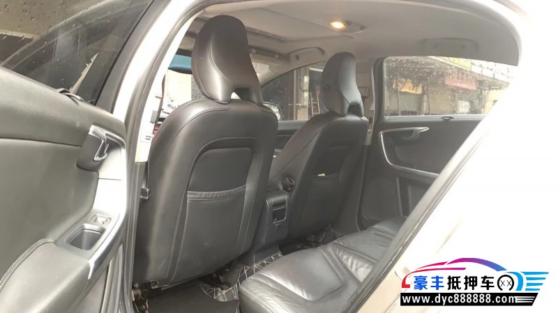 15年沃尔沃S60轿车抵押车出售