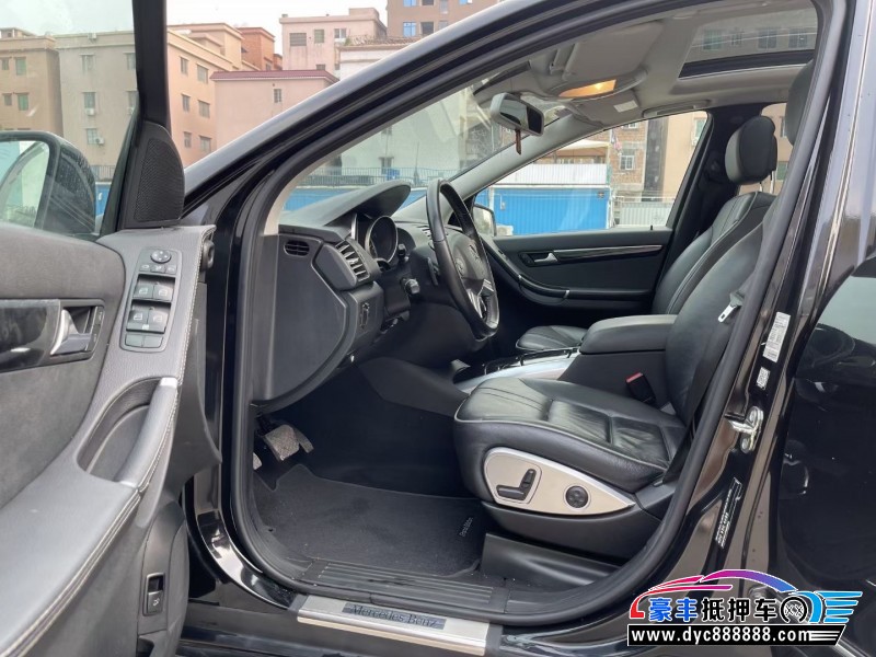 17年奔驰R轿车抵押车出售