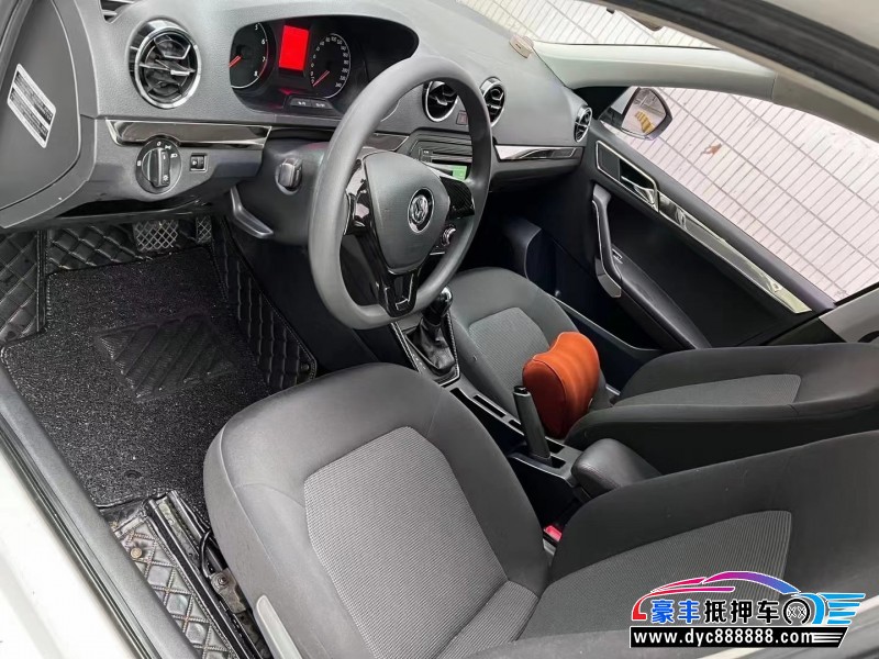 17年大众捷达轿车抵押车出售