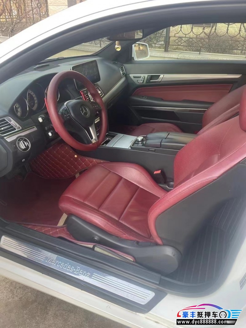 14年奔驰E级轿车抵押车出售