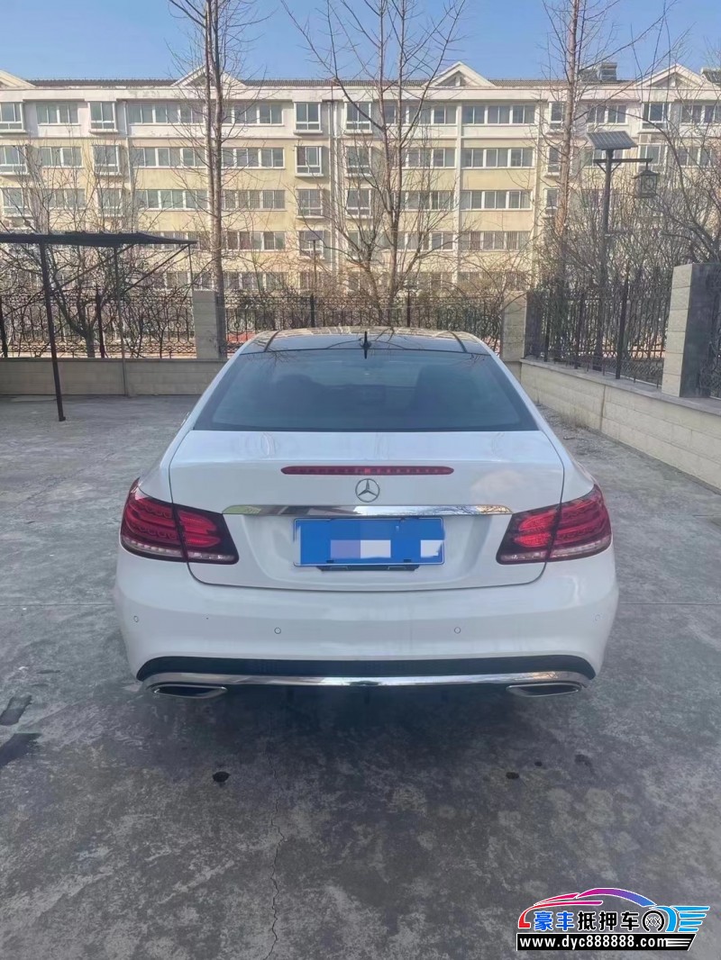14年奔驰E级轿车抵押车出售
